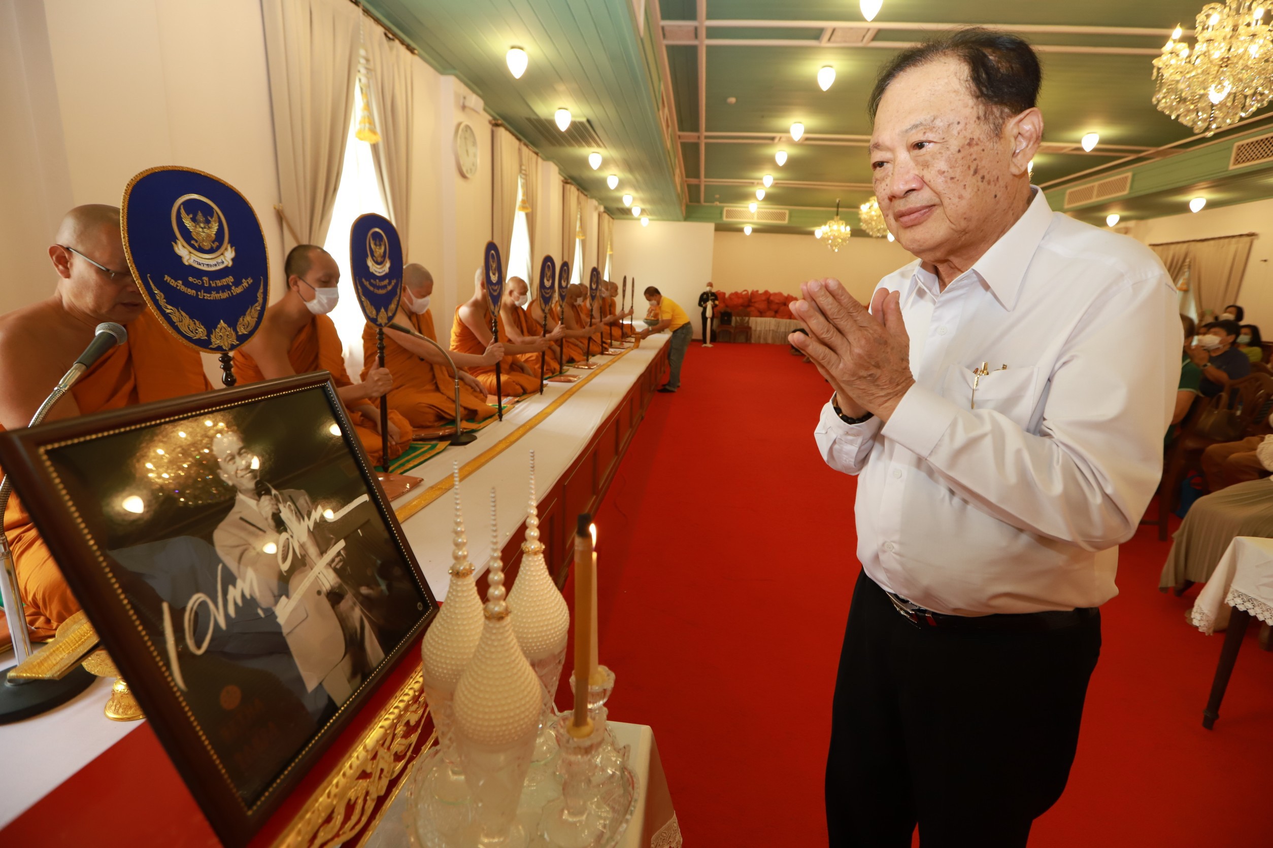 ครบรอบ 1 ปี การจากไป อาต้อย ลูกหลานพร้อมหน้า ทำบุญอุทิศส่วนกุศล