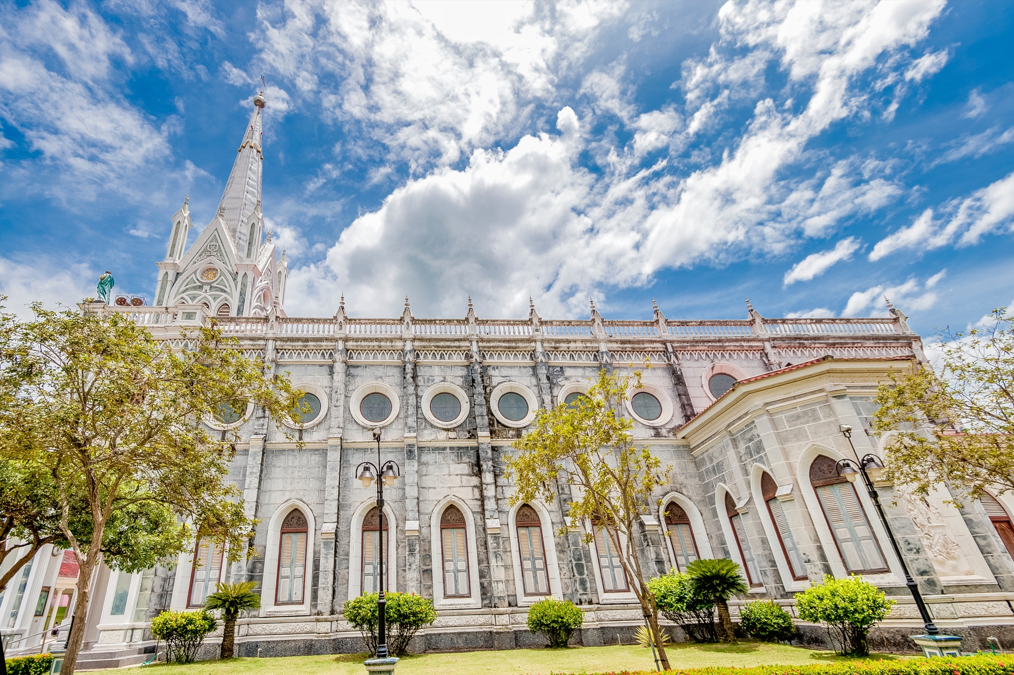 7 ที่เที่ยวสมุทรสงคราม 2565 เดินชิวเที่ยวตลาดน้ำ พร้อมนมัสการหลวงพ่อบ้านแหลม