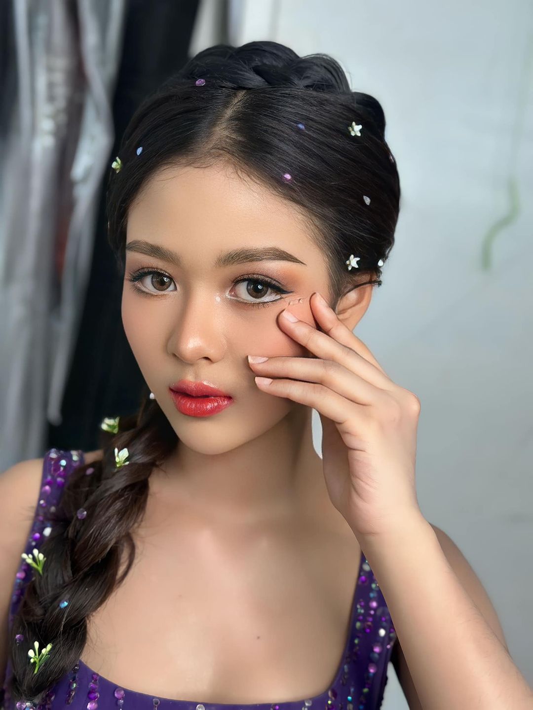 ยูกิ เพ็ญผกา คือใคร? เปิดวาร์ปความสวย เพชรเม็ดงามวงการหมอลำ