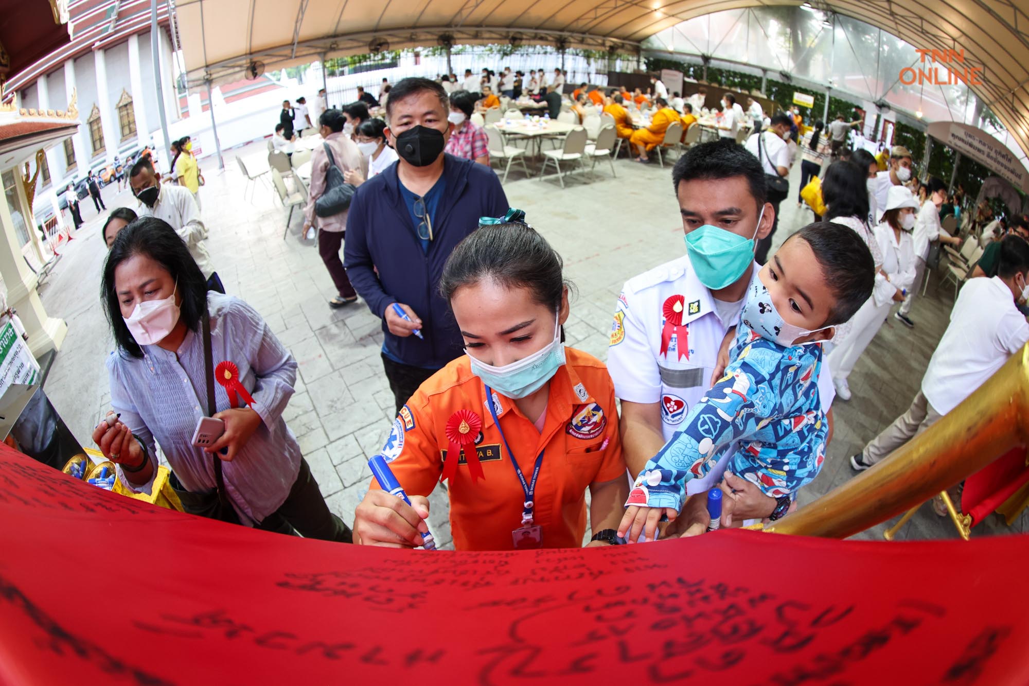 “ห่มผ้าแดงภูเขาทอง” ปชช.ร่วมพิธีเสริมสิริมงคล “ห่มผ้าแดงภูเขาทอง” ปชช.ร่วมพิธีเสริมสิริมงคล