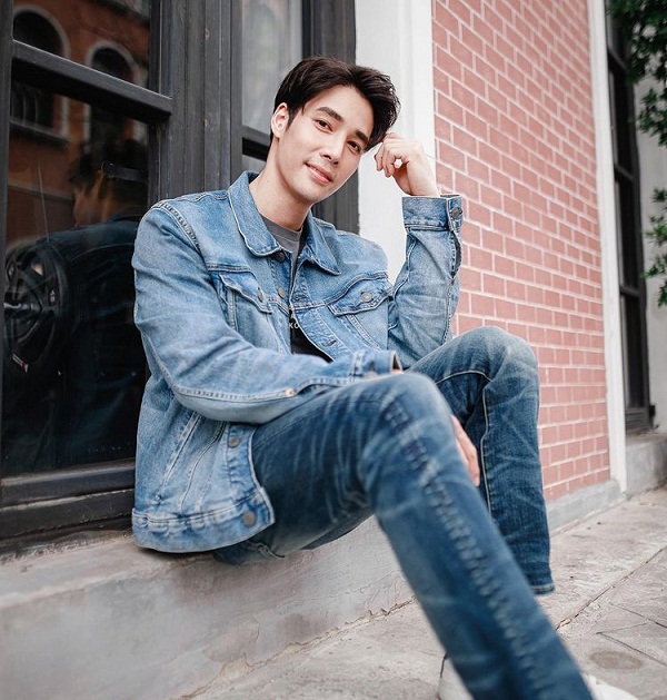 เด่นคุณ - แกรนด์ลงมือทำข้าวกล่อง แจกแคมป์คนงาน 200 กล่อง (มีคลิป) เด่นคุณ - แกรนด์ลงมือทำข้าวกล่อง แจกแคมป์คนงาน 200 กล่อง (มีคลิป)