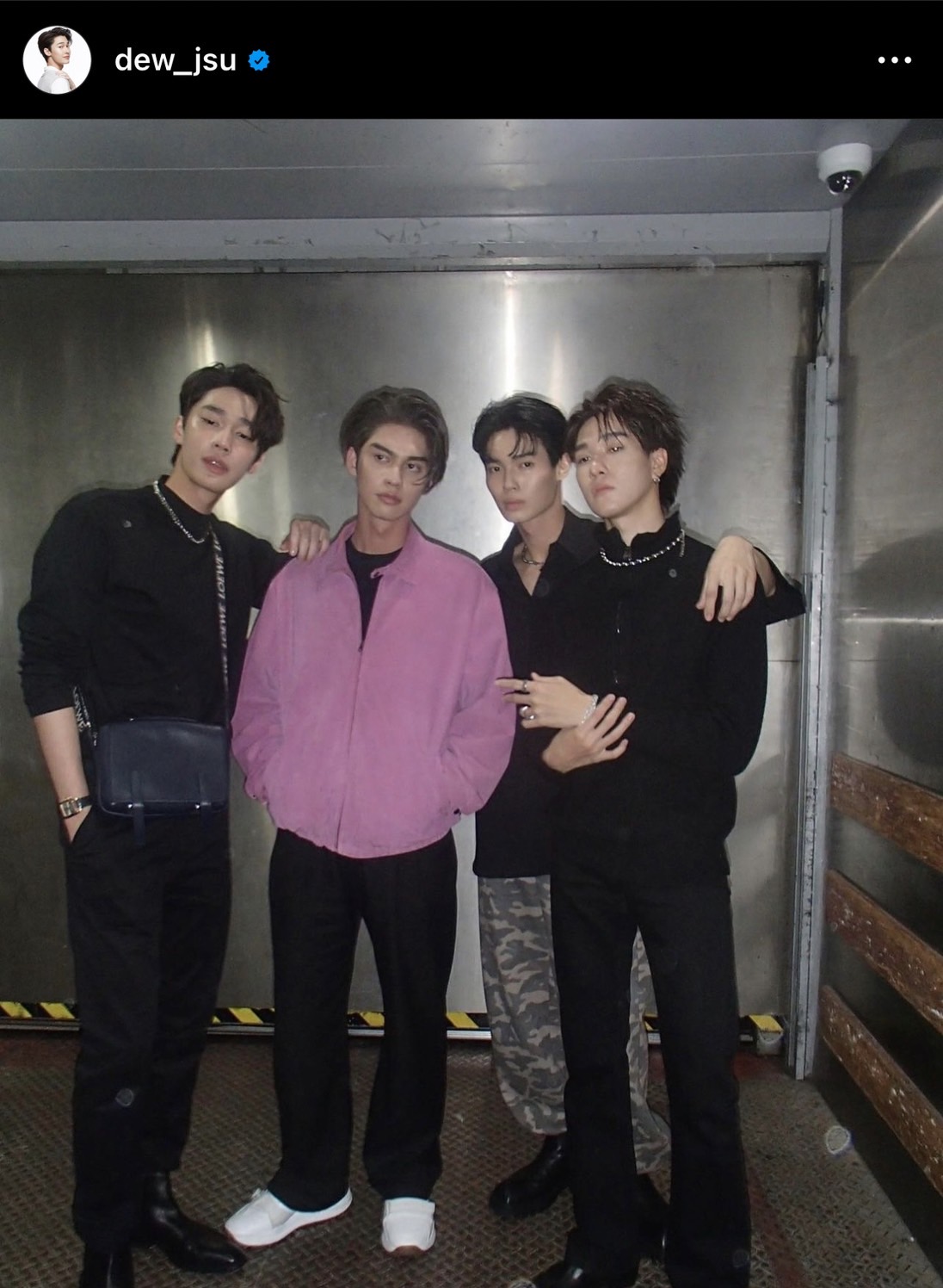 ไบรท์ แชะภาพคู่แรปเปอร์ชือดัง เจย์ปาร์ค แฟนๆลุ้น สปอยอะไรหรือเปล่า? ไบรท์ แชะภาพคู่แรปเปอร์ชือดัง เจย์ปาร์ค แฟนๆลุ้น สปอยอะไรหรือเปล่า?