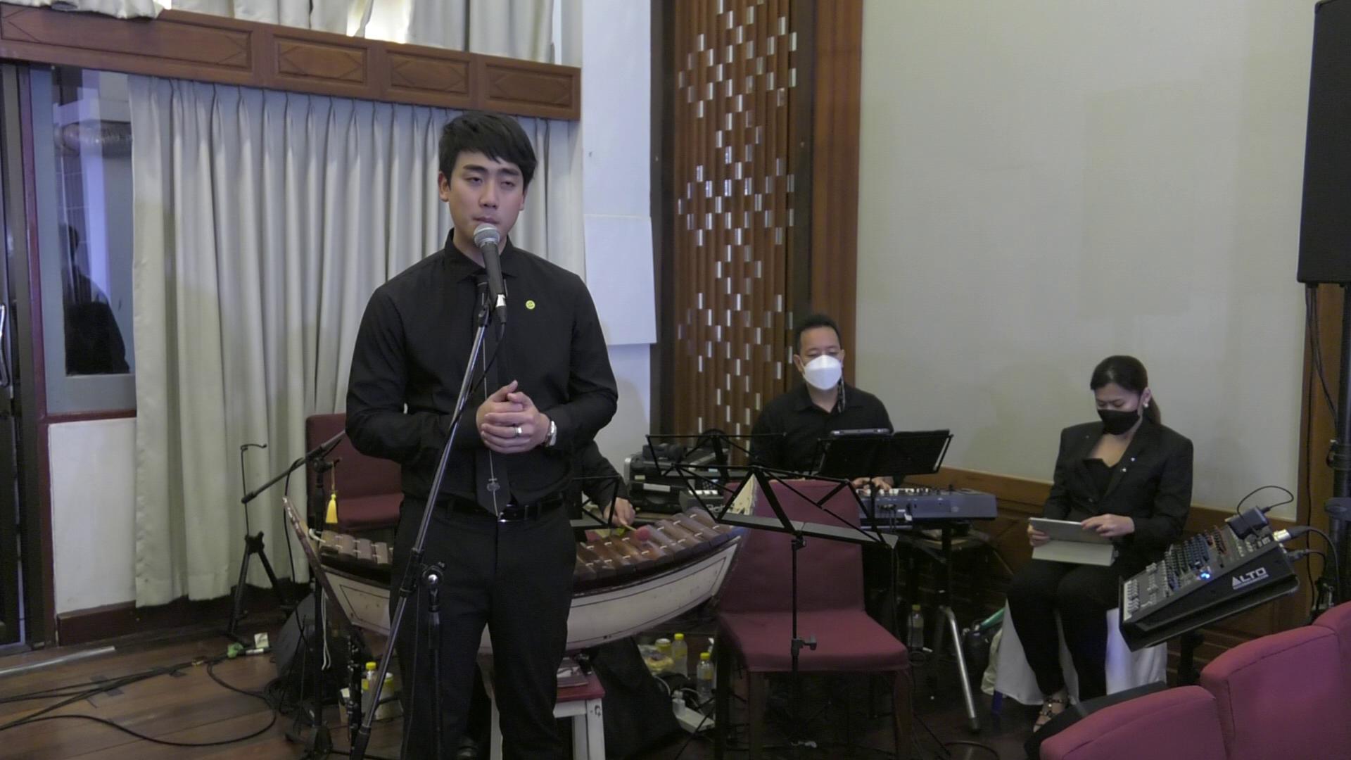 หญิง รฐา - ฮัท จิรวิชญ์ ร่วมขับร้องเพลงเพื่อไว้อาลัย หม่อมน้อย หญิง รฐา - ฮัท จิรวิชญ์ ร่วมขับร้องเพลงเพื่อไว้อาลัย หม่อมน้อย