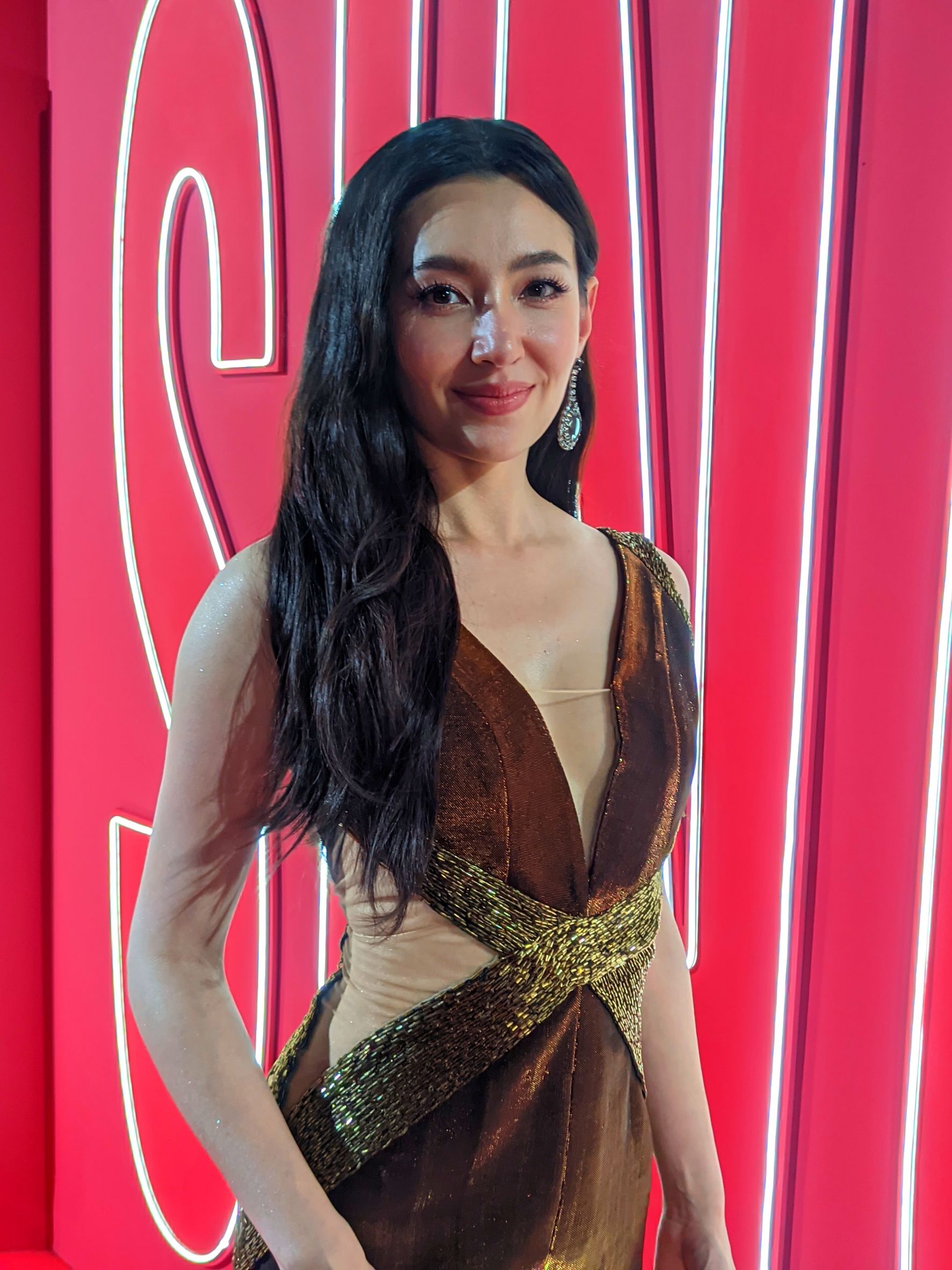 เคลียร์ชัด!“เบลล่า ราณี” กรณีแฟนคลับตามไปสนามบิน ไม่ใช่เรื่องคุกคาม ลั่น!บอกคิวแฟนคลับเอง