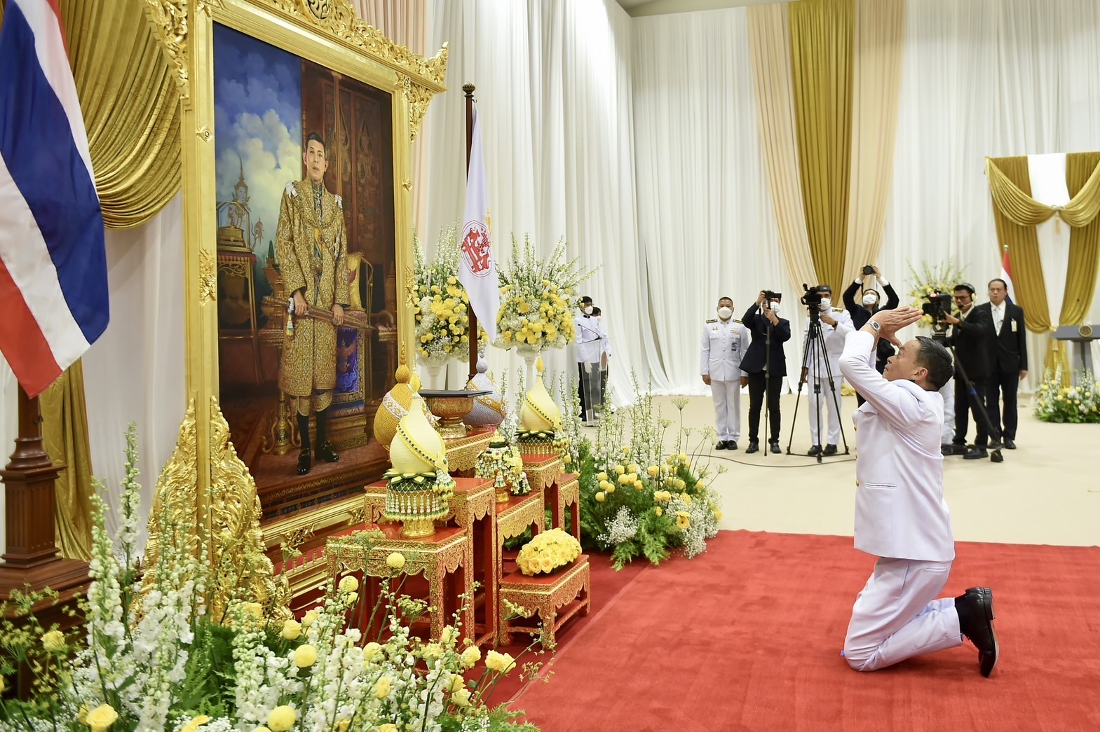 โปรดเกล้าฯ แต่งตั้ง เศรษฐา ทวีสิน ดำรงตำแหน่งนายกรัฐมนตรี คนที่ 30 โปรดเกล้าฯ แต่งตั้ง เศรษฐา ทวีสิน ดำรงตำแหน่งนายกรัฐมนตรี คนที่ 30