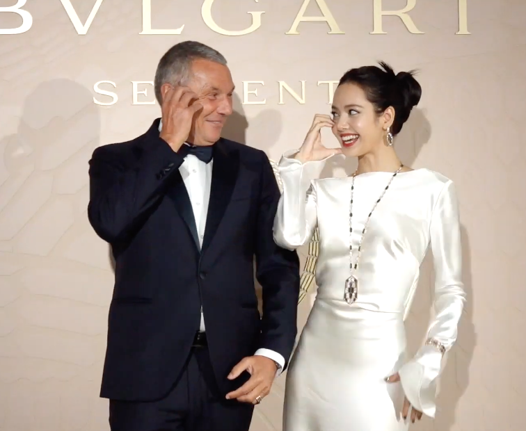 ยิ้มสยามสาดออร่า!! ‘ลิซ่า BLACKPINK’ สวยครองเทรนด์โลกในอีเวนต์ Bvlgari กรุงโซล