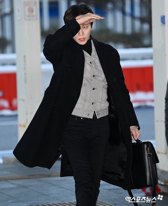 ถึงไทยแล้ว!! 'อีจุนโฮ - ยุนอา' พระนางเกาหลี ลัดฟ้าถ่ายทำซีรีส์ King the Land ในไทย ถึงไทยแล้ว!! 'อีจุนโฮ - ยุนอา' พระนางเกาหลี ลัดฟ้าถ่ายทำซีรีส์ King the Land ในไทย