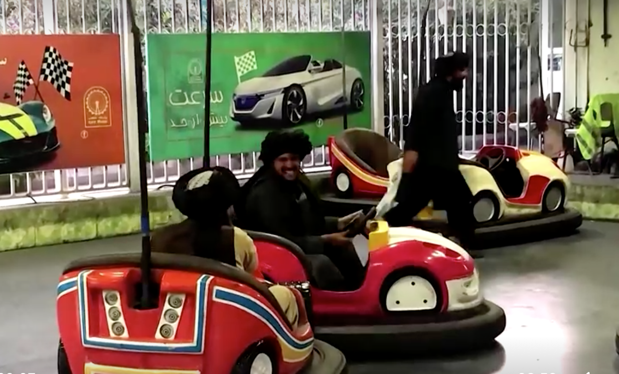 ตาลีบันเที่ยวสวนสนุกเสริมภาพลักษณ์ไม่โหดร้ายรุนแรง ตาลีบันเที่ยวสวนสนุกเสริมภาพลักษณ์ไม่โหดร้ายรุนแรง