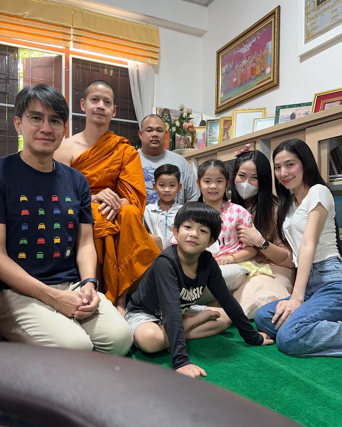 กัปตัน - เอ้ก รวมตัวนักแสดงบ้านนี้มีรัก กราบ พระฟรอยด์