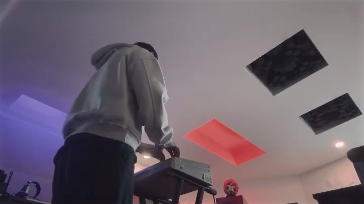 แฟนๆ ไม่โอเค!! 'ท็อป' ขีดฆ่าชื่อวง BIGBANG เพื่อยืนยันว่าอำลาวงแล้ว แฟนๆ ไม่โอเค!! 'ท็อป' ขีดฆ่าชื่อวง BIGBANG เพื่อยืนยันว่าอำลาวงแล้ว