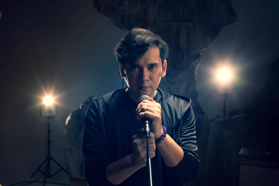 แมว จิรศักดิ์ เผยสาเหตุ รับงานร้องเพลงน้อยลง  พ้อ! อนาคตวางไมค์คงอยู่ไม่ไกล...