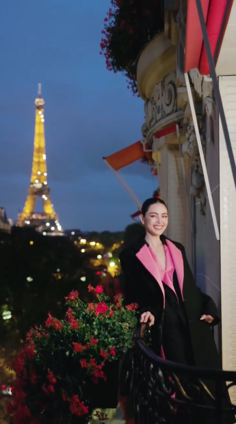 ปารีสลุคเป็นไฟ!! เมื่อ 'ใหม่ ดาวิกา’ พบโมเดลตัวแม่ 'คาร่า เดเลวีน’