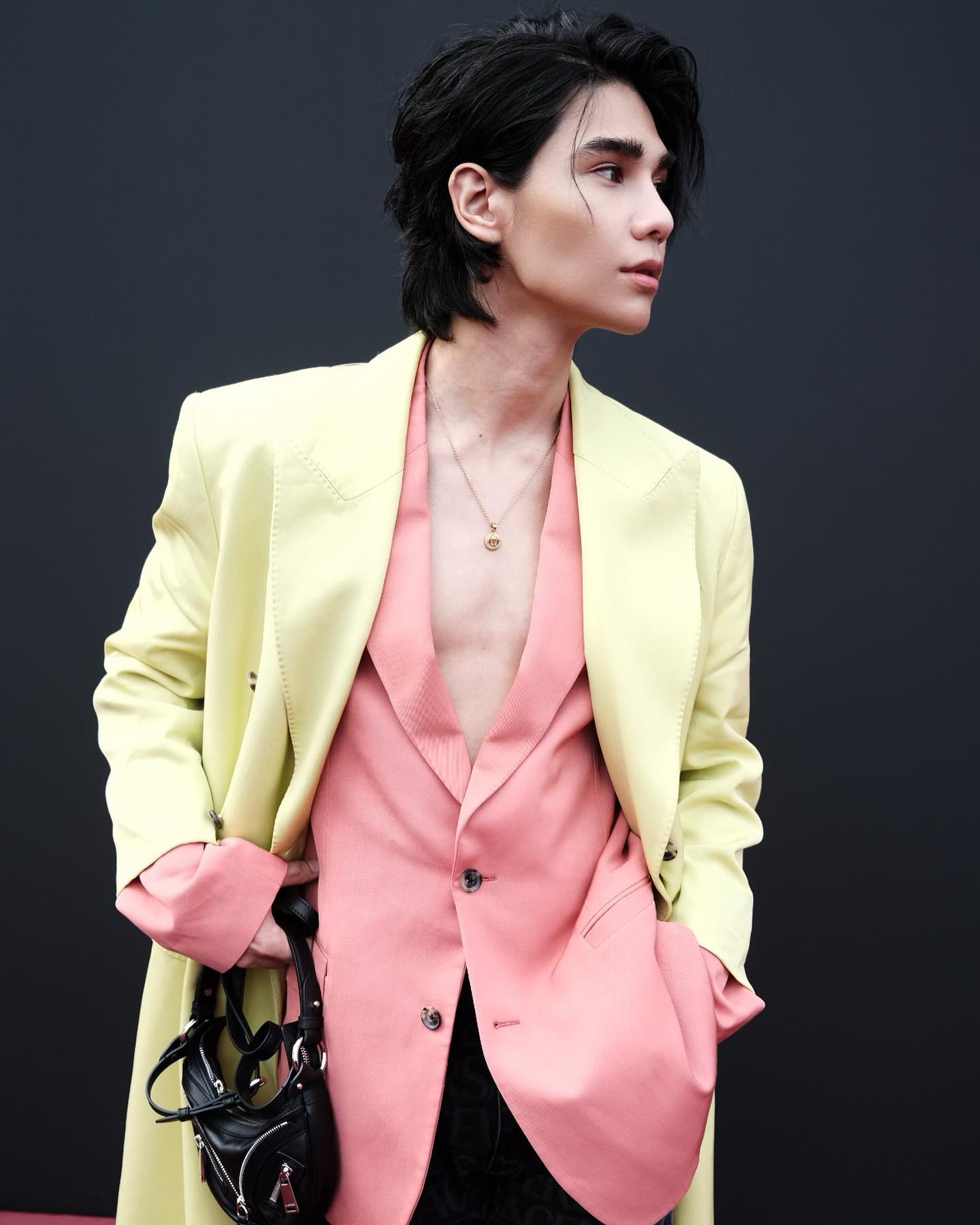 เจเจ - เจฟ ซาเตอร์ ร่วมงานแฟชั่นโชว์ Versace กระทบไหล่เซเลบดัง Anne Hathaway - Paris Hilton