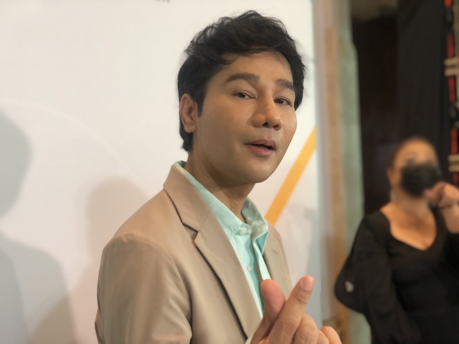 กอล์ฟ เผยโฉมหน้าใหม่ ขออุบราคาเสริมหล่อ เตือนพวกชอบบูลลี่ มีเงินพอไหม กอล์ฟ เผยโฉมหน้าใหม่ ขออุบราคาเสริมหล่อ เตือนพวกชอบบูลลี่ มีเงินพอไหม