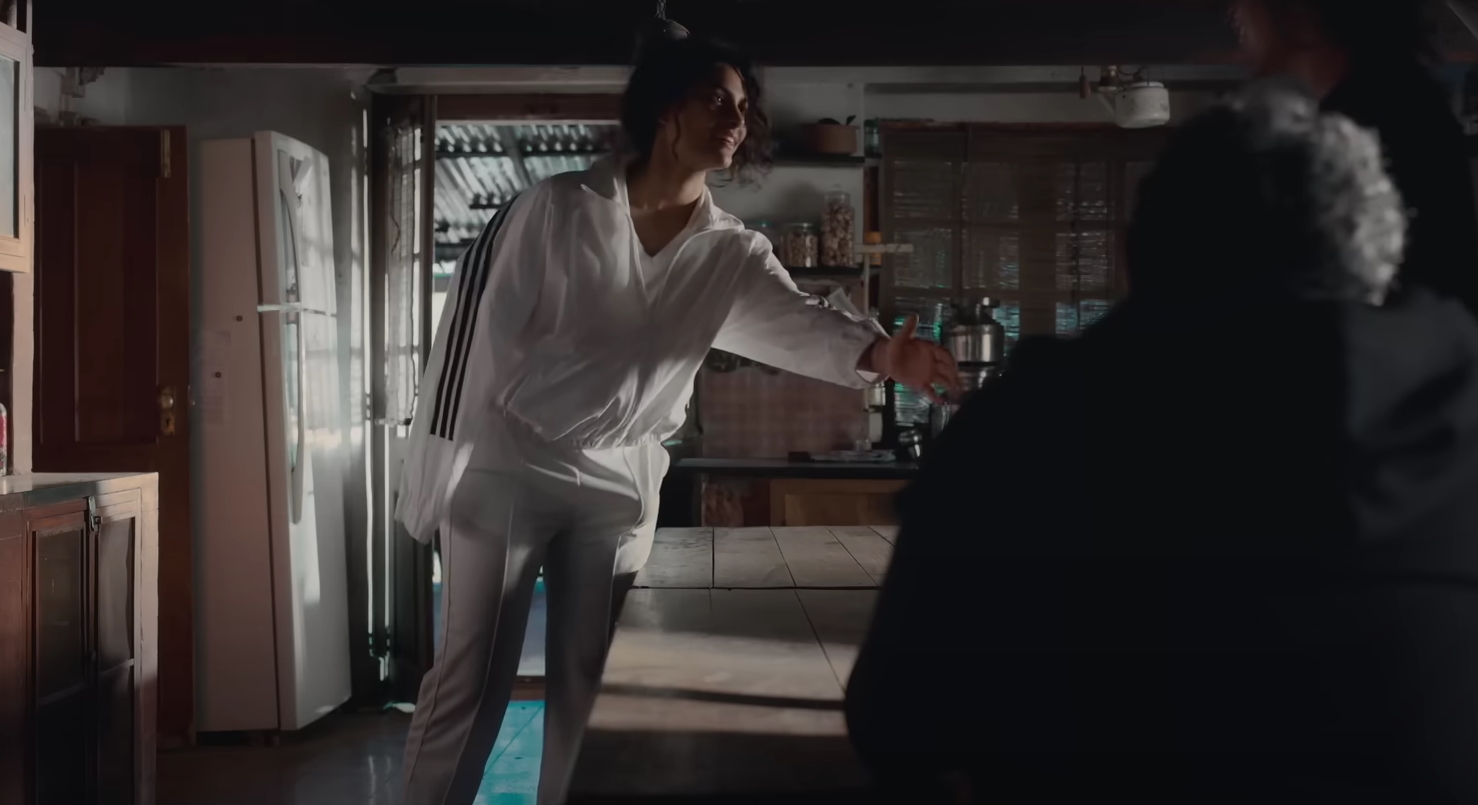 ชีวิตไม่ท้อ “ Ghoomer”  หนังอินเดียนักกีฬาคริกเก็ตแขนขาด 