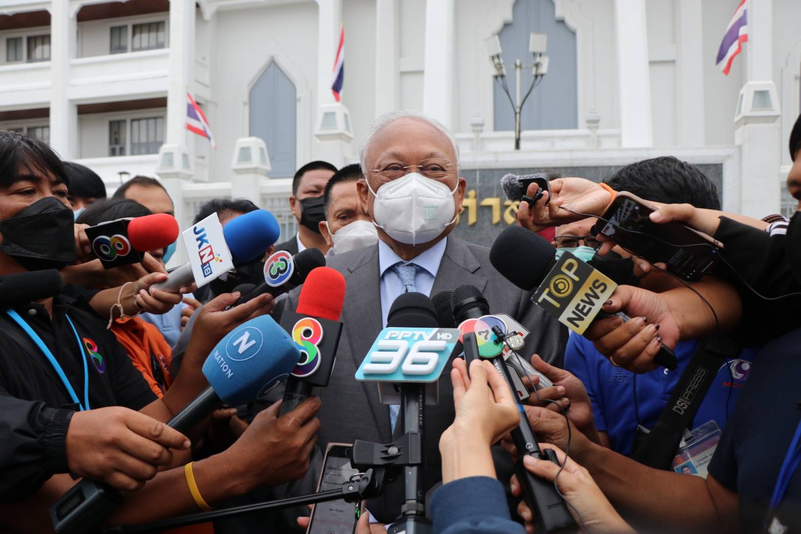 ศาลฎีกาฯ ยกฟ้อง สุเทพ คดีก่อสร้างโรงพัก 396 แห่ง ศาลฎีกาฯ ยกฟ้อง สุเทพ คดีก่อสร้างโรงพัก 396 แห่ง