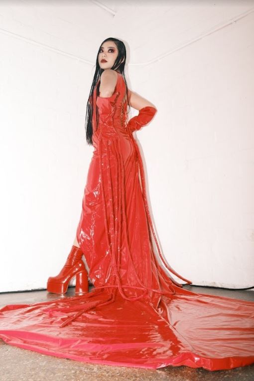 กรี๊ดดังๆ วันเดอร์เฟรม เดินเปิดแฟนชั่นโชว์ที่  London Fashion Week 2023