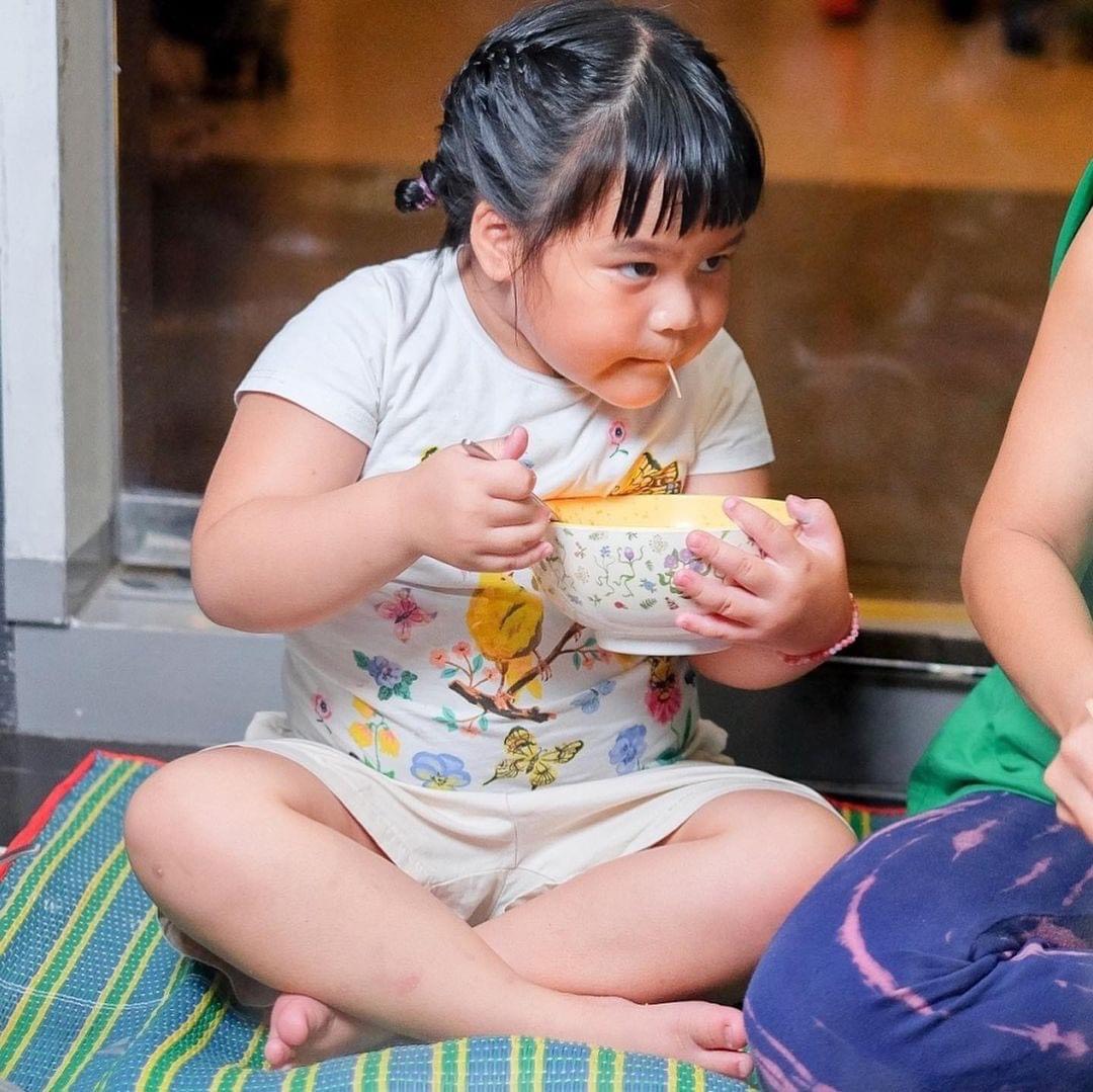 เอ็นดู ออเกรซ ลูกสาว เปิ้ล นาคร-จูน กับเมนูหมูกะทะสุดฟิน! เอ็นดู ออเกรซ ลูกสาว เปิ้ล นาคร-จูน กับเมนูหมูกะทะสุดฟิน!