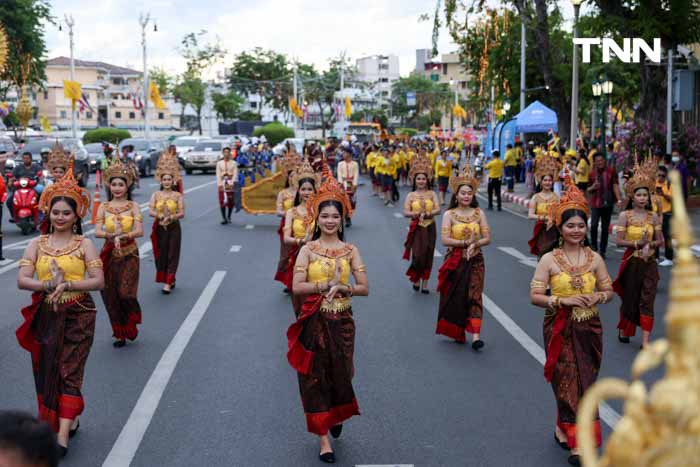 เปิดงานมหรสพสมโภชยิ่งใหญ่ เฉลิมพระเกียรติพระบาทสมเด็จพระเจ้าอยู่หัว เปิดงานมหรสพสมโภชยิ่งใหญ่ เฉลิมพระเกียรติพระบาทสมเด็จพระเจ้าอยู่หัว