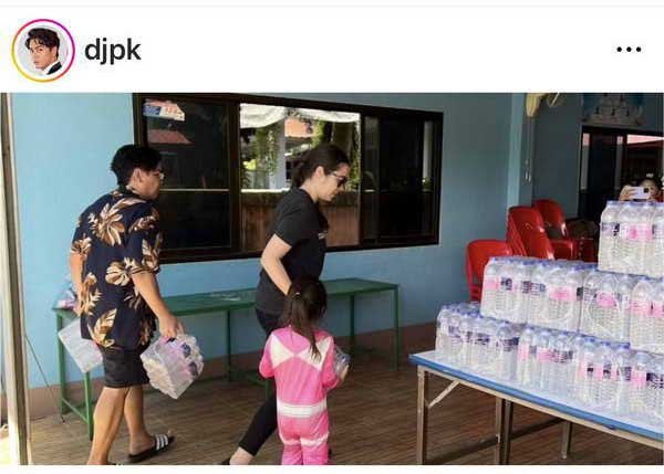 ดีเจพีเค ควง มีเรียน ลงพื้นที่ น้ำท่วมเชียงราย ส่งถุงยังชีพถึงประตูบ้าน