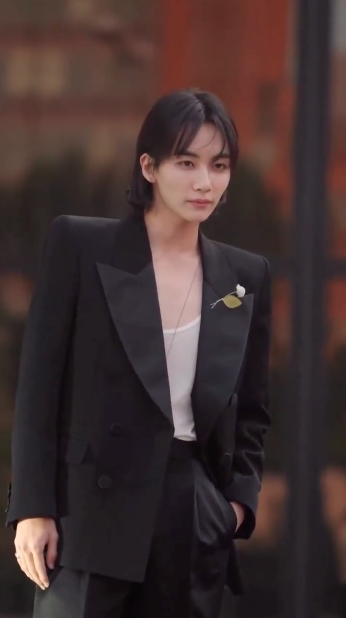 ฮอตทะลุล้านทวีต!! 'เตนล์ ชิตพล’ เซ็กซี่ซีทรูร่วมชมแฟชั่นโชว์ที่เบอร์ลินกับ 'มาร์ค ต้วน - คิตตี้ ชิชา' ฮอตทะลุล้านทวีต!! 'เตนล์ ชิตพล’ เซ็กซี่ซีทรูร่วมชมแฟชั่นโชว์ที่เบอร์ลินกับ 'มาร์ค ต้วน - คิตตี้ ชิชา'