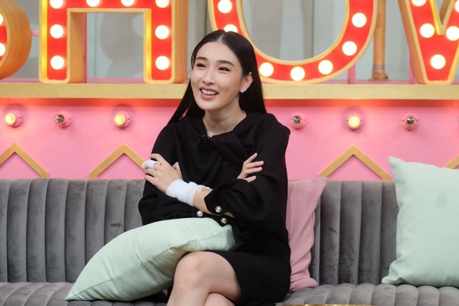  กระติ๊บ ชวัลกร เล่าโมเมนต์ความรักแฟนหนุ่มนอกวงการ 10 ปีไม่มีเบื่อ!!