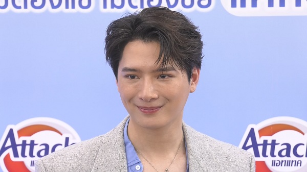 คริส พีรวัส แฮปปี้ จัดคอนเสิร์ตเดี่ยวทัวร์เอเชียครั้งแรก   (มีคลิป)