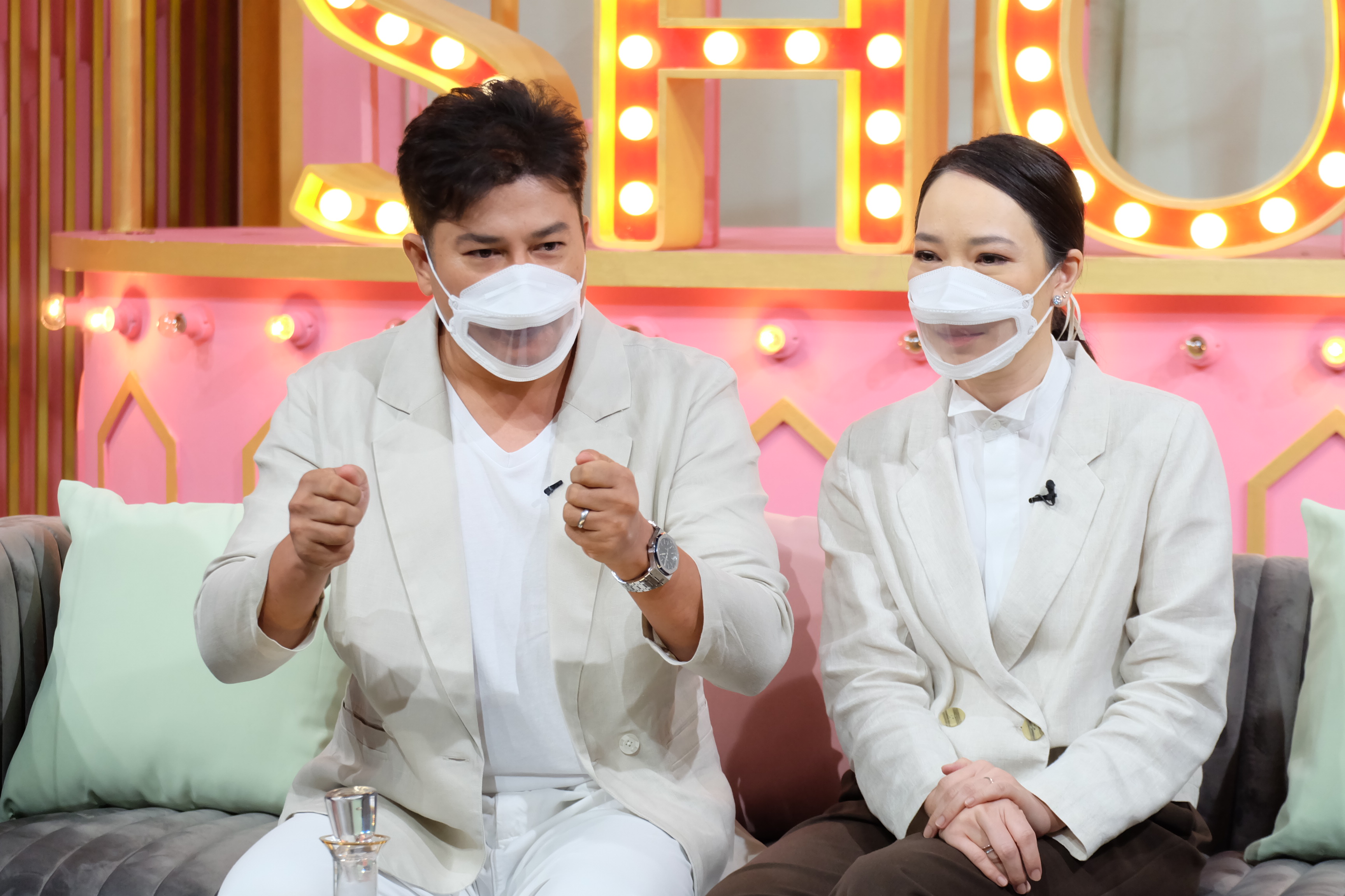 โควิด-19 กระทบ 1 ปีไร้งาน ทีน สราวุฒิ ไม่คิดทิ้งลูกน้อง แย้มชีวิตคู่ภรรยาดุมาก โควิด-19 กระทบ 1 ปีไร้งาน ทีน สราวุฒิ ไม่คิดทิ้งลูกน้อง แย้มชีวิตคู่ภรรยาดุมาก