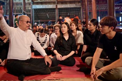 ผี แซ็ค ชุมแพ คลั่งรัก มีนตรา อินทิรา ความฮาปนความลอน “ผีฮาคนเฮ” ผี แซ็ค ชุมแพ คลั่งรัก มีนตรา อินทิรา ความฮาปนความลอน “ผีฮาคนเฮ”