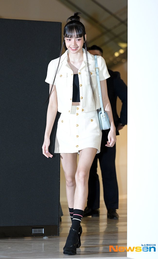 สร้างปรากฎการณ์อีกครั้ง!! ‘ลิซ่า-วี-พัคโบกอม’ รวมตัวในอีเวนต์ CELINE กรุงโซล