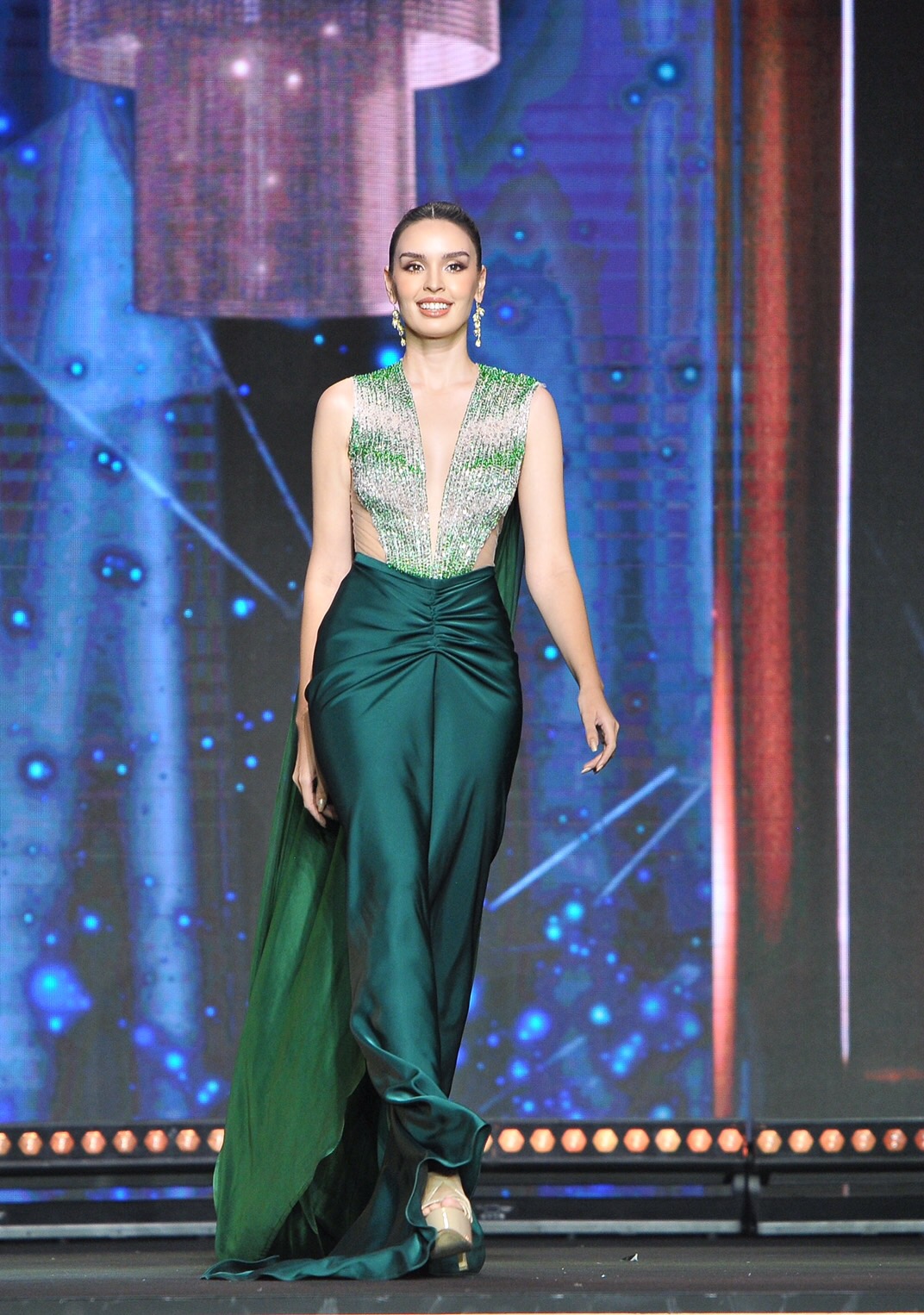 นิต้า มานิตา คว้าตำแหน่งนางสาวไทยคนที่ 53 สวยเฉียบสมมงฯ