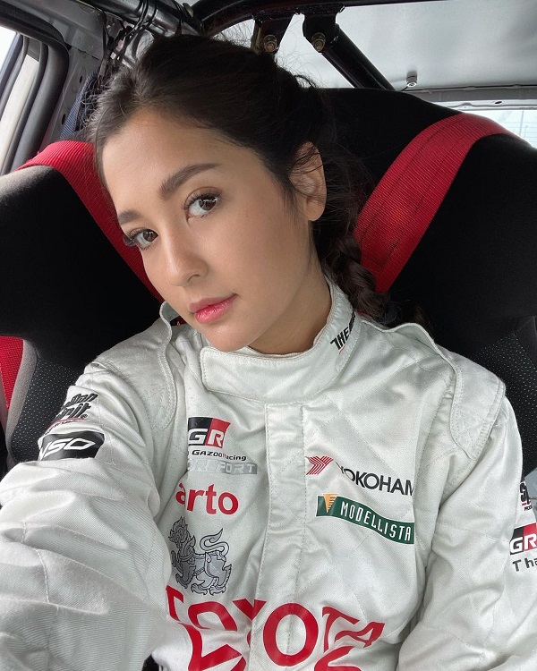 ปังปอนด์ อัครวุฒิ ตื่นเต้นใกล้ลงสนามแข่งรถกับ มารี (มีคลิป) ปังปอนด์ อัครวุฒิ ตื่นเต้นใกล้ลงสนามแข่งรถกับ มารี (มีคลิป)