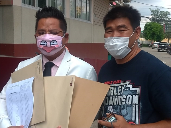 จับคู่กรณี สมรักษ์ คำสิงห์  หลังโกงเงินค่าลอตเตอรี่