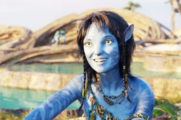 ปังทะลุ2พันล้านดอลลาร์!! 'Avatar 2' โกยไม่ยั้ง ‘เจมส์ คาเมรอน’ ทุบสถิติเรื่องที่3