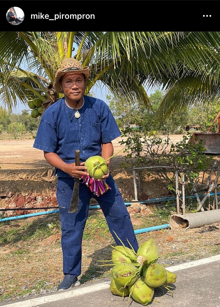 ไมค์ ภิรมย์พร เดินทางไปทำบุญที่บ้านเก่าที่เติบโตมา ฉลองวันเกิดอายุ 56 ปี