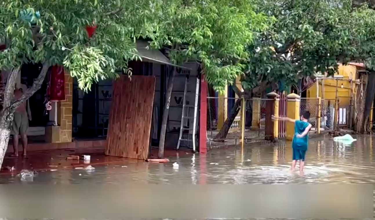 เปิดภาพ ‘ฮอยอัน’ เจอพายุโนรูถล่มหนัก เมืองมรดกโลกจมบาดาล เปิดภาพ ‘ฮอยอัน’ เจอพายุโนรูถล่มหนัก เมืองมรดกโลกจมบาดาล