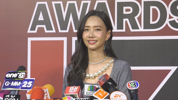 เต้ย จรินทร์พร ยืนยันโสดสนิท/ยินดีมิวมีลูก  (มีคลิป)