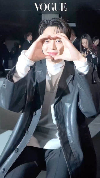 ฝากรักถึงแฟนๆไทย!! ‘ซงคัง’ ยิ้มหวานส่งหัวใจผ่านสื่อ จากงานมิลานแฟชั่นวีค