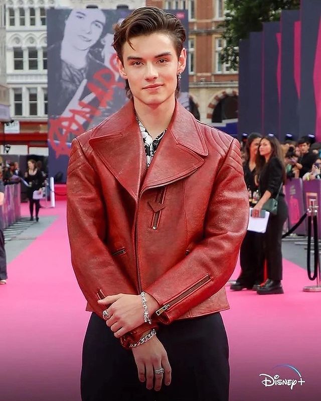 ฮอตไม่ไหว!! 'หลุยส์ พาร์ทริดจ์' พระเอก Enola Holmes ลัดฟ้าเที่ยวทะเลไทย ฮอตไม่ไหว!! 'หลุยส์ พาร์ทริดจ์' พระเอก Enola Holmes ลัดฟ้าเที่ยวทะเลไทย