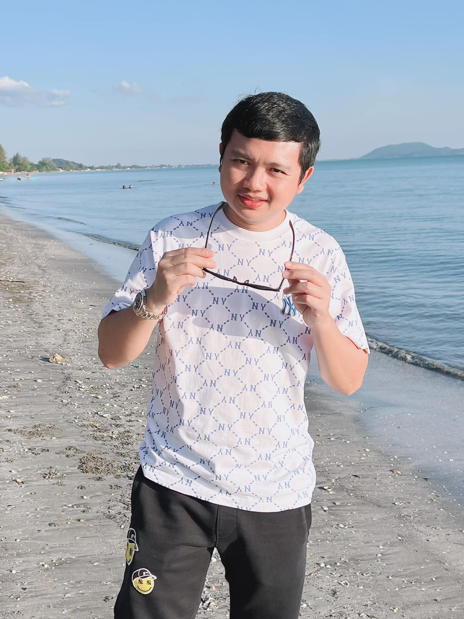 ครูไพบูลย์ เดือด กลางไลฟ์ หลังถูกถามเรื่องคดีพรากผู้เยาว์ ครูไพบูลย์ เดือด กลางไลฟ์ หลังถูกถามเรื่องคดีพรากผู้เยาว์