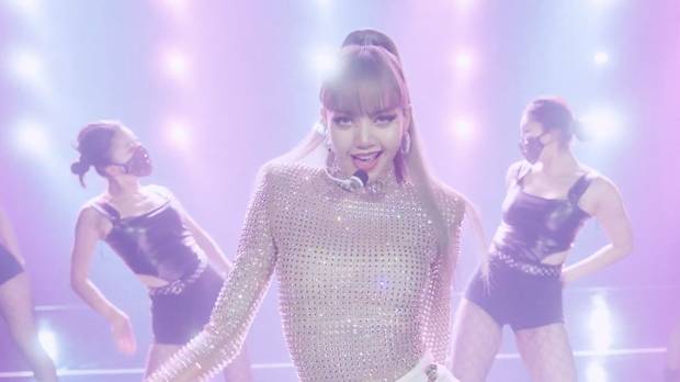 อย่าให้แม่องค์ลง!! แดนเซอร์อาชีพล้วนซูฮก ‘ลิซ่า’ หลังได้ร่วมงาน อย่าให้แม่องค์ลง!! แดนเซอร์อาชีพล้วนซูฮก ‘ลิซ่า’ หลังได้ร่วมงาน