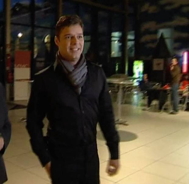 เดตหลานชายตัวเอง?!! ทนาย ‘ริคกี้ มาร์ติน’ แจงข้อกล่าวหาหนัก เสี่ยงคุก 50 ปี (มีคลิป) เดตหลานชายตัวเอง?!! ทนาย ‘ริคกี้ มาร์ติน’ แจงข้อกล่าวหาหนัก เสี่ยงคุก 50 ปี (มีคลิป)