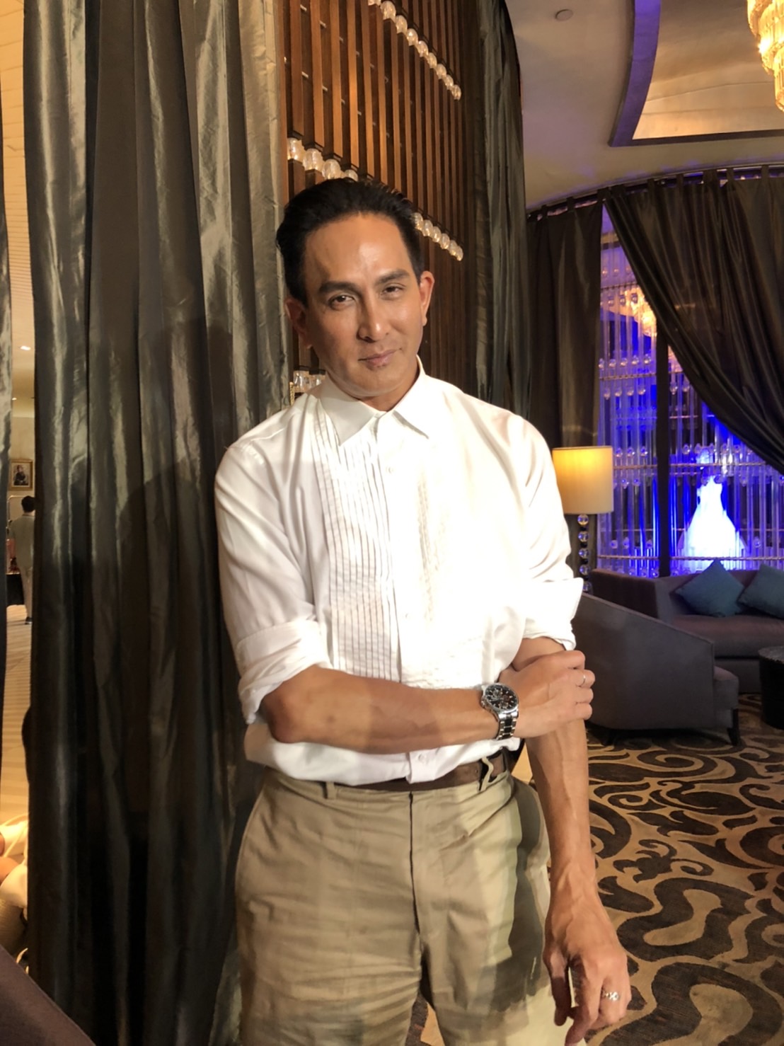 พีท ทองเจือ เผย UFO มาเยือนโลกเพื่อช่วยเหลือมนุษยชาติ พีท ทองเจือ เผย UFO มาเยือนโลกเพื่อช่วยเหลือมนุษยชาติ