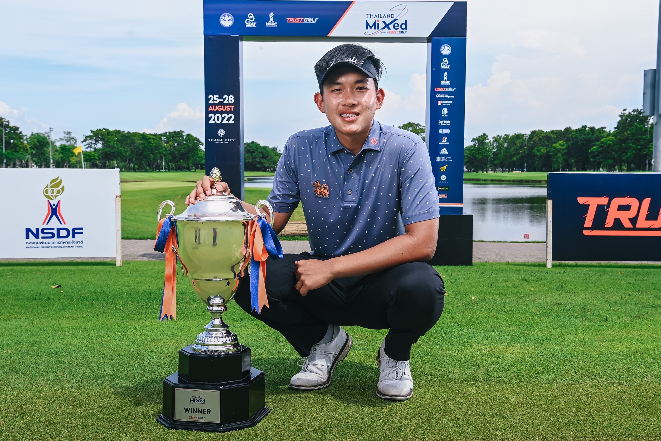 'โปรดราก้อน อติรุจ' พลิกชะตาคว้าแชมป์กอล์ฟอาชีพผสมไทยมิกซ์สนาม4 'โปรดราก้อน อติรุจ' พลิกชะตาคว้าแชมป์กอล์ฟอาชีพผสมไทยมิกซ์สนาม4