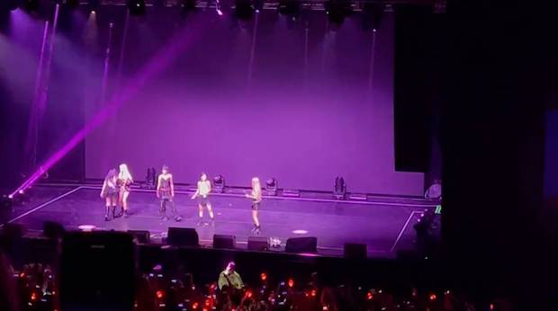 แฟนๆ ห่วงใย!! ‘ชูฮวา (G)I-DLE’ ทรุดกลางเวทีทีโชว์ที่เม็กซิโก (มีคลิป)