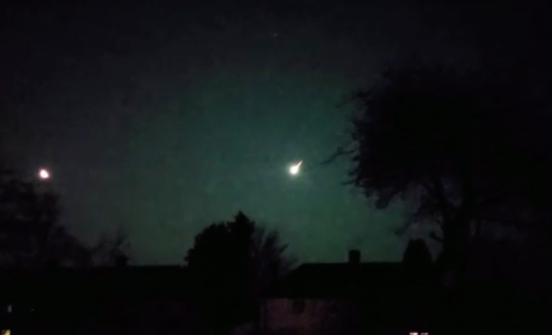 เปิดภาพดาวตกสว่างจ้า! เหนือช่องแคบอังกฤษ เปิดภาพดาวตกสว่างจ้า! เหนือช่องแคบอังกฤษ