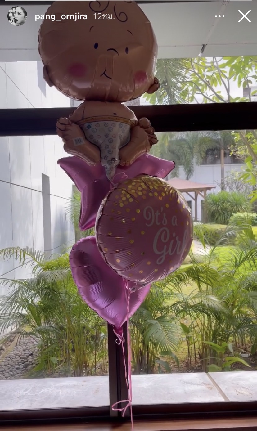 แห่ยินดี แป้ง อรจิรา คลอดลูกสาวที่สิงคโปร์ อวดภาพพร้อมหน้าครั้งแรก แห่ยินดี แป้ง อรจิรา คลอดลูกสาวที่สิงคโปร์ อวดภาพพร้อมหน้าครั้งแรก