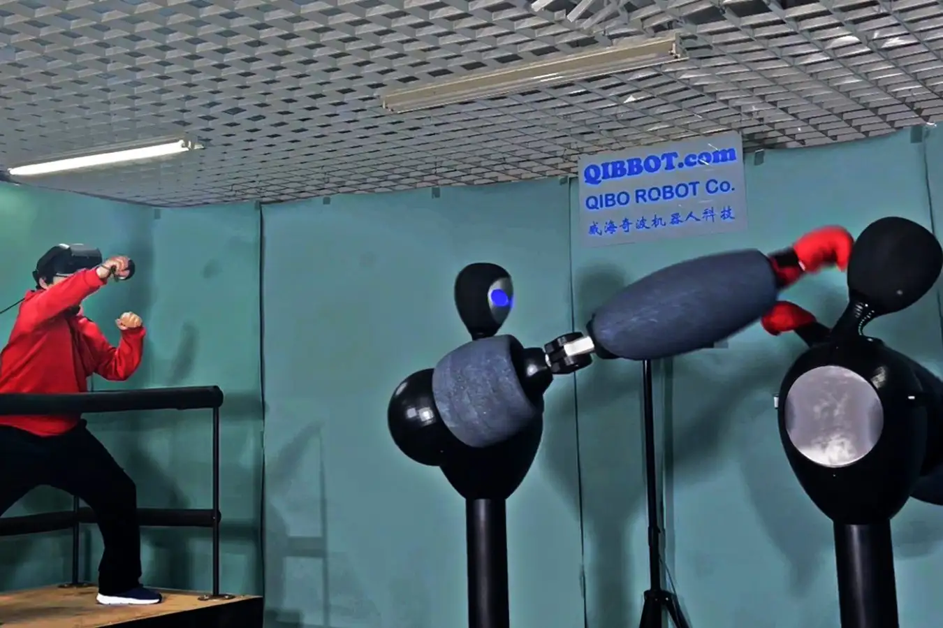 หุ่นยนต์ออกหมัดไว ‘QUIBBOT’ ยุคใหม่ของการต่อยมวยจักรกล ! หุ่นยนต์ออกหมัดไว ‘QUIBBOT’ ยุคใหม่ของการต่อยมวยจักรกล !