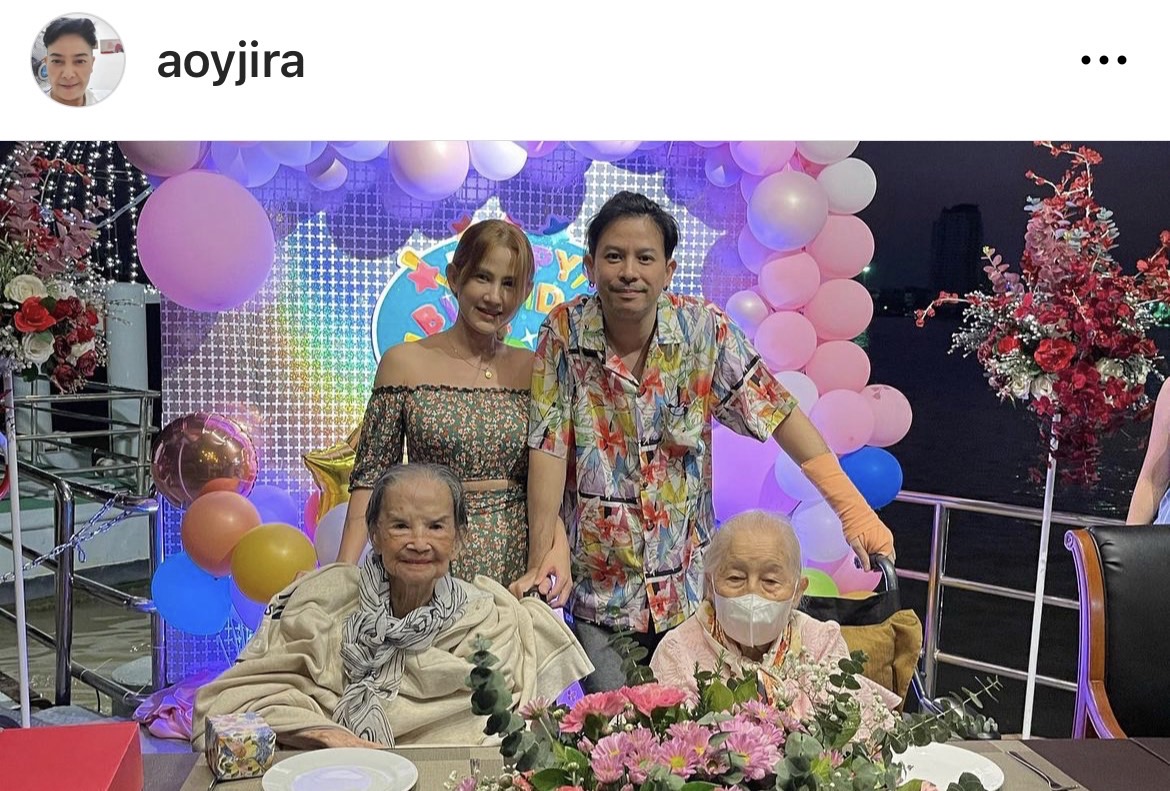 สุดอบอุ่น คุณยายมารศรี อายุครบ 102 ปี สุดอบอุ่น คุณยายมารศรี อายุครบ 102 ปี