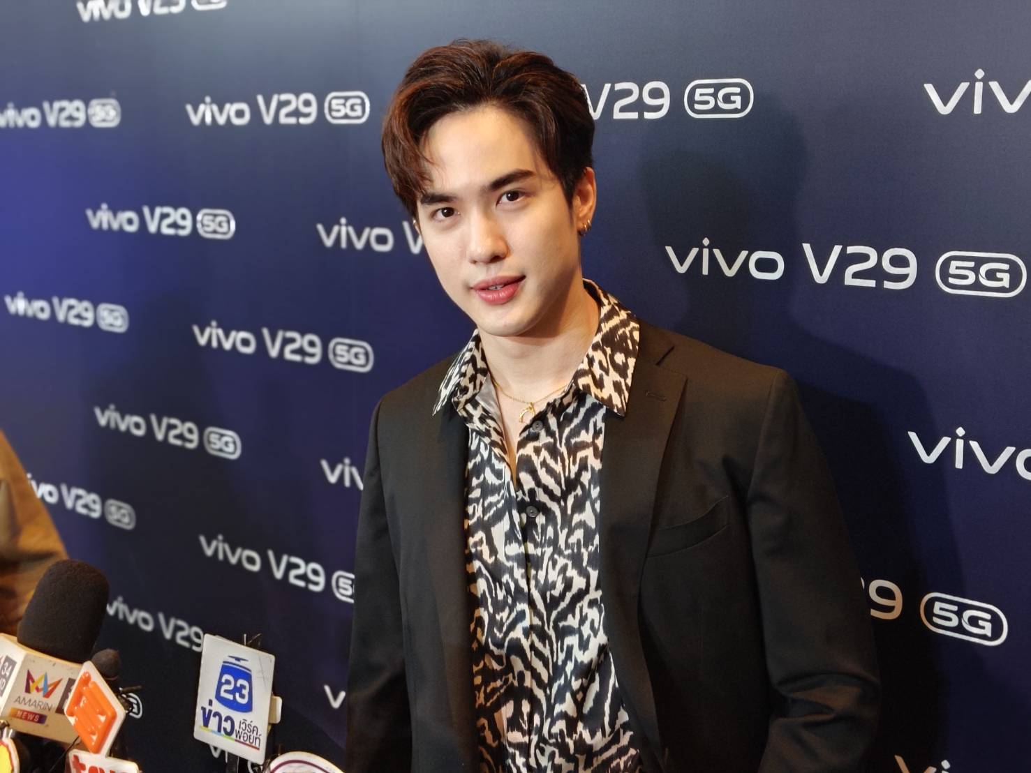 โก้ วศิน แฟนสาวไม่หวง หลัง ถอดเสื้อโชว์หุ่น 